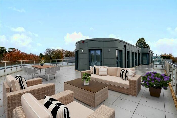 3 Bedroom Flat To Rent In Queens Road, Weybridge, KT13