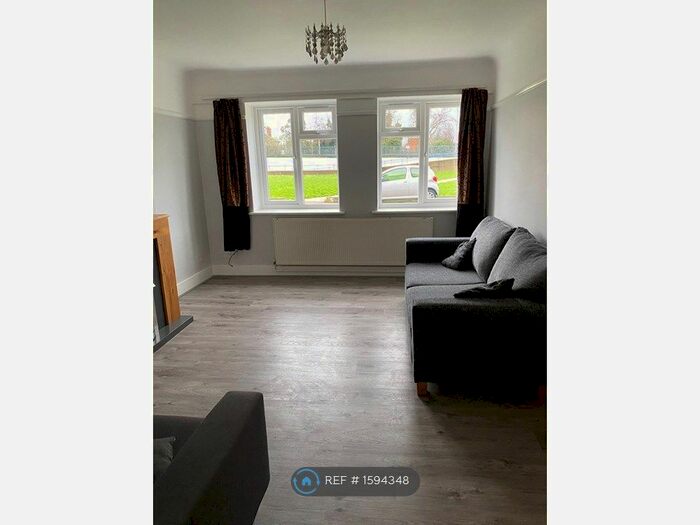 2 Bedroom Flat To Rent In Great West Road, Isleworth, TW7