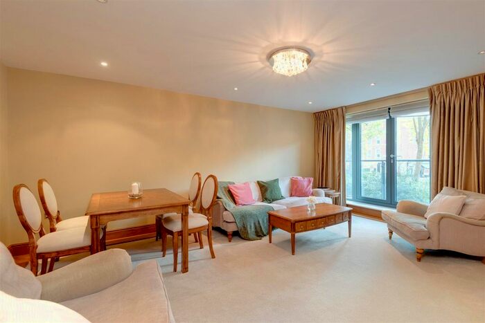3 Bedroom Flat To Rent In Maida Vale, London, W9