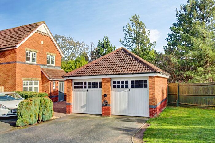3 Bedroom Detached House For Sale In Ascot Drive, Tamworth, B77