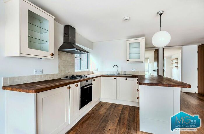 2 Bedroom Flat To Rent In Hornsey Lane, Highgate, London, N6