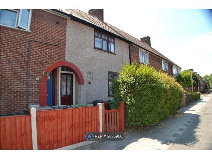 4 Bedroom Terraced House To Rent In Hedgemans Road, Dagenham, RM9