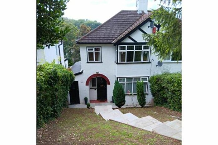 3 Bedroom House To Rent In Haydn Avenue, CR8