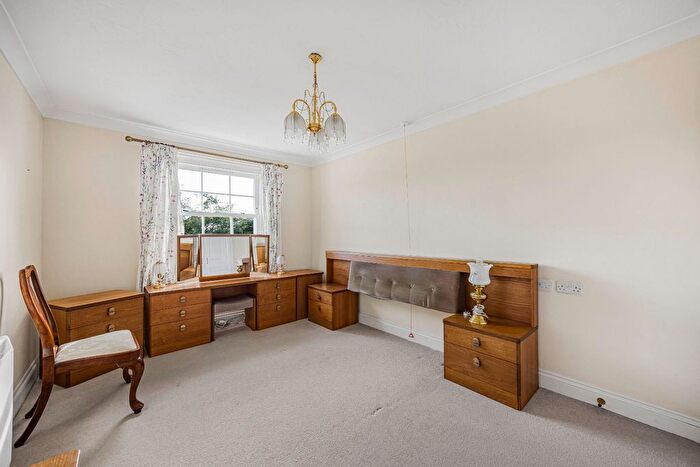 2 Bedroom Flat For Sale In Commercial Street, Cheltenham, Gloucestershire, GL50