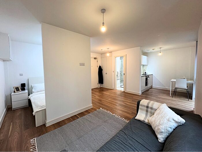1 Bedroom Flat To Rent In Nation Way, Liverpool, L1
