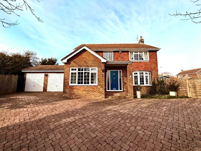 4 Bedroom Detached House For Sale In Homefield Road, Seaford, BN25