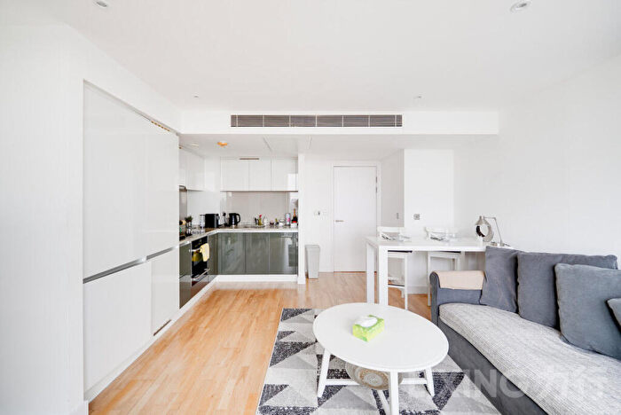 1 Bedroom Apartment To Rent In Marsh Wall, Canary Wharf, E14