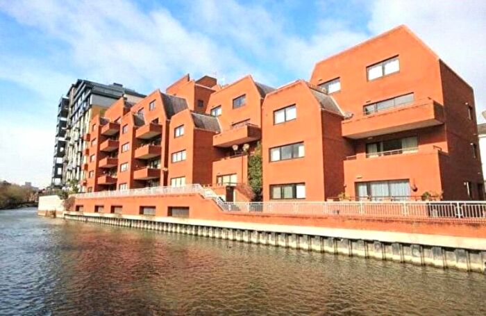 1 Bedroom Apartment To Rent In Selborne Court, Reading, Berkshire, RG1