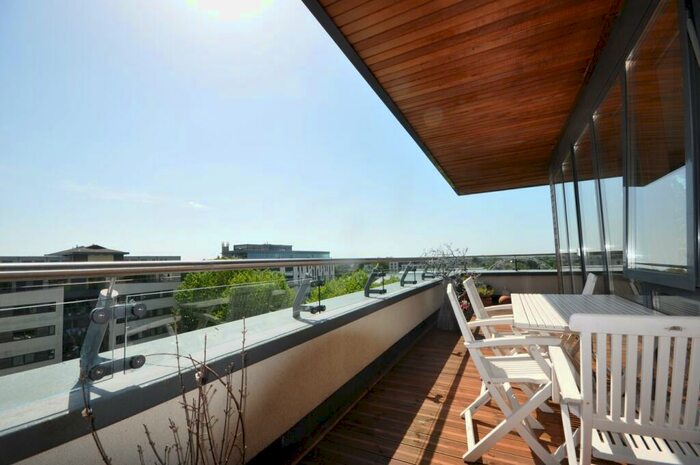 2 Bedroom Apartment To Rent In St James Square, Cheltenham, GL50