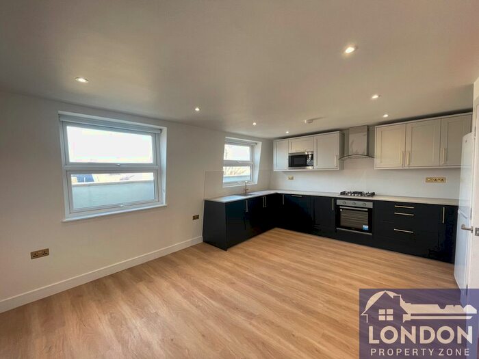 2 Bedroom Flat To Rent In Kidderminster Road, Croydon, CR0