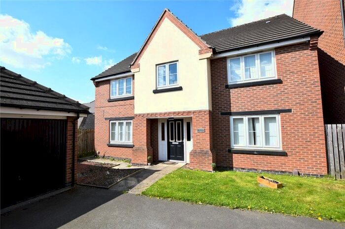 4 Bedroom Detached House To Rent In Blenkinsop Way, Leeds, LS10