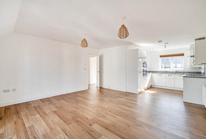2 Bedroom Apartment For Sale In Mustoe Road, Frenchay, Bristol, Gloucestershire, BS16