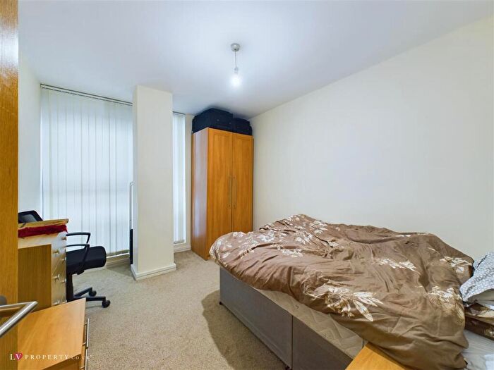 2 Bedroom Apartment For Sale In Worcester Street, Birmingham, B2