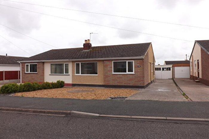 2 Bedroom Bungalow To Rent In Coed Celyn, Abergele, LL22