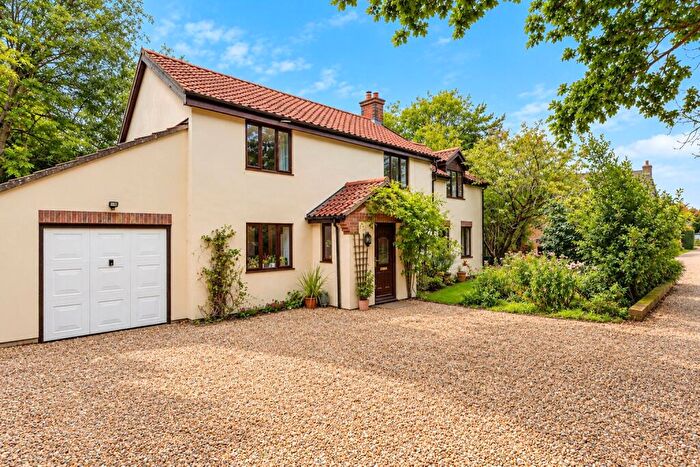 4 Bedroom Detached House For Sale In Norwich Road, Besthorpe, Attleborough, Norfolk, NR17