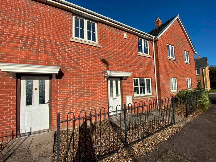 2 Bedroom Flat To Rent In Gilpin Court, Hockliffe, Leighton Buzzard, LU7
