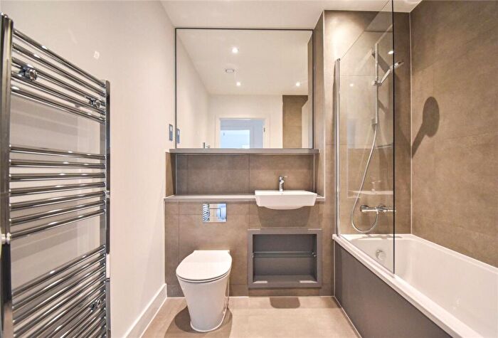 2 Bedroom Apartment To Rent In Bragg Way, Cambridge, CB5