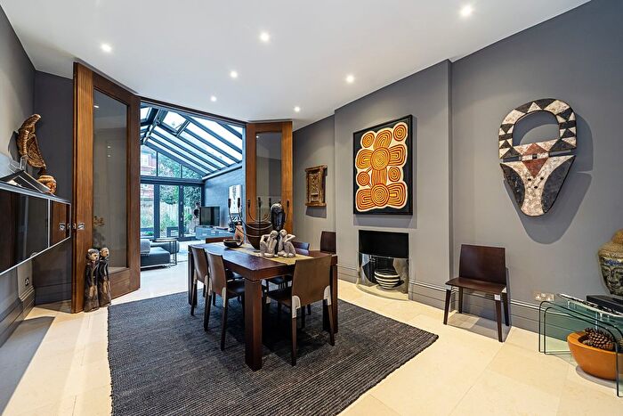 5 Bedroom Detached House For Sale In Marchwood Crescent, Ealing, W5