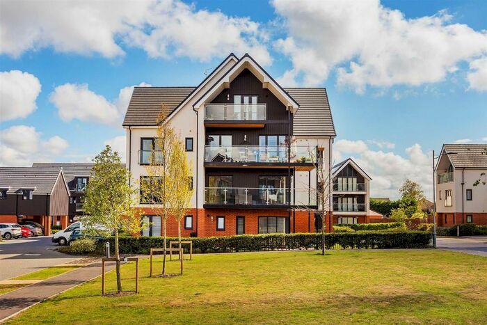 2 Bedroom Flat To Rent In Tippett Lane, Hurst Green, Oxted, RH8