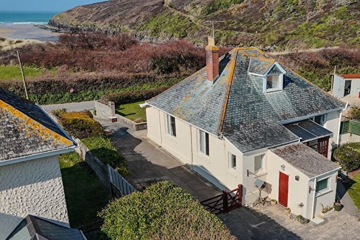 3 Bedroom Detached Bungalow For Sale In Porthcothan Bay, PL28