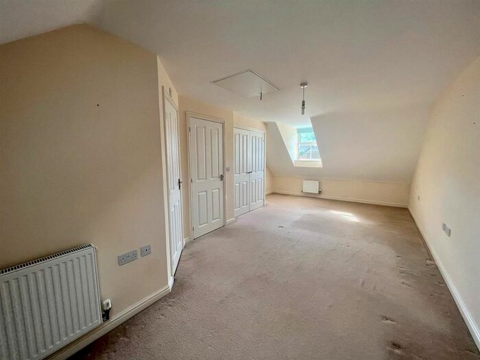 4 Bedroom Semi-Detached House To Rent In Hill View Road, Malvern, WR14