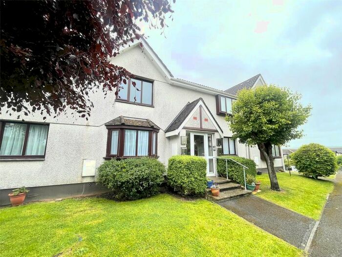 2 Bedroom Flat To Rent In Fernleigh Gardens, Wadebridge, PL27