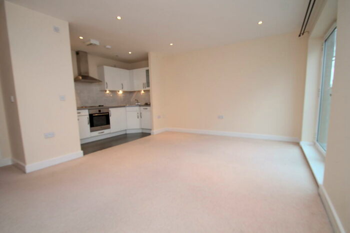 2 Bedroom Apartment To Rent In Rosse Gardens, Hither Green, SE13