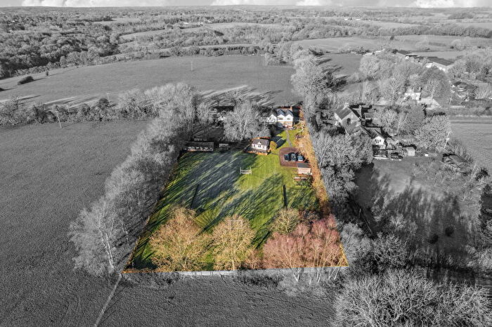 3 Bedroom Semi-Detached House For Sale In Maple Hill, Bovingdon, Hemel Hempstead, HP3