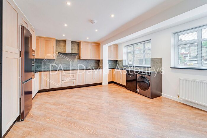 3 Bedroom Semi-Detached House To Rent In Ecclesbourne Gardens, Palmers Green, London, N13