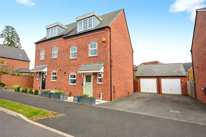 3 Bedroom Semi Detached House For Sale In Palmer Crescent, Warwick, Warwickshire, CV34