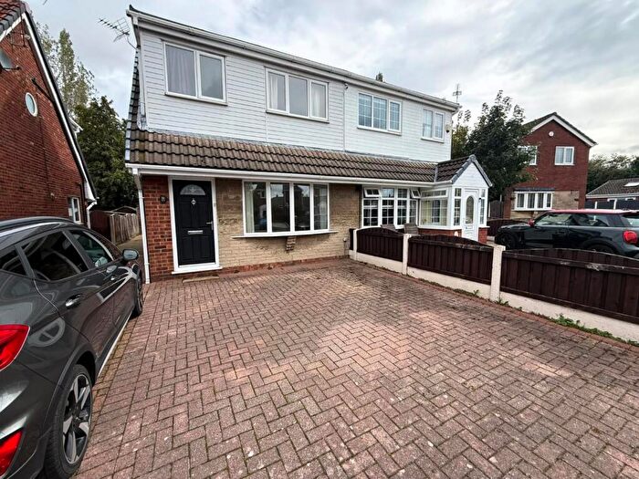 3 Bedroom Semi-Detached House For Sale In Landsberg Road, Failsworth, Manchester, M35