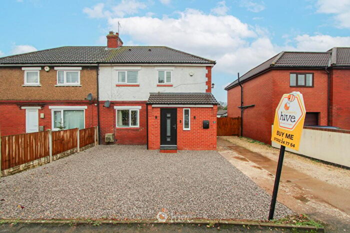 3 Bedroom Semi-Detached House For Sale In Ivanhoe Road, Edenthorpe, Doncaster, DN3