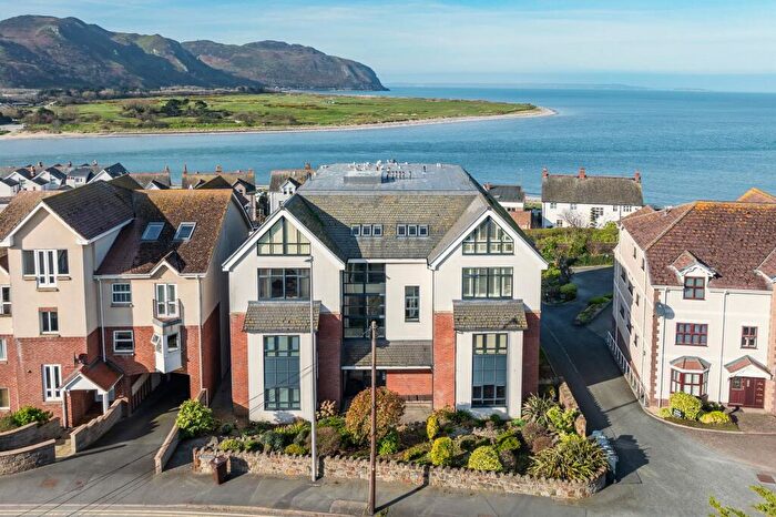 2 Bedroom Flat For Sale In Deganwy Road, Deganwy, LL31