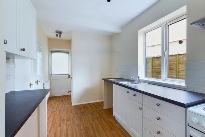 3 Bedroom Semi-Detached House To Rent In Kingsley Road, Gloucester, GL4