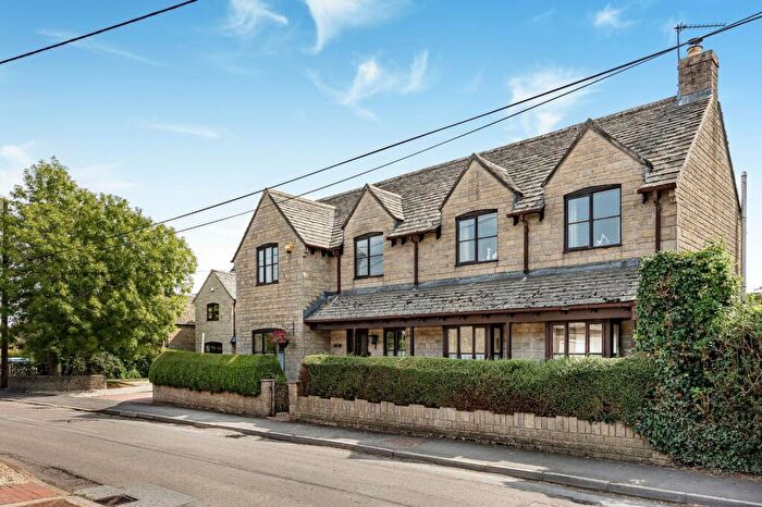 4 Bedroom Detached House For Sale In The Street, Oaksey, Malmesbury, SN16