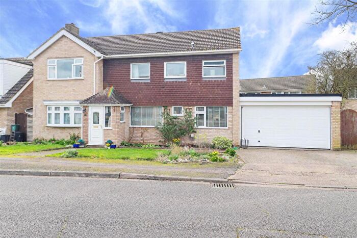 4 Bedroom Detached House For Sale In Fairacres, Ruislip, HA4