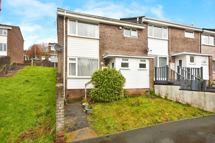 3 Bedroom End Terrace House For Sale In Langdale Close, Plymouth, Devon, PL6