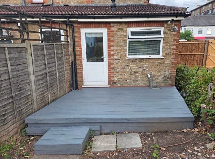 2 Bedroom Maisonette To Rent In Felixstowe Road, London, N9