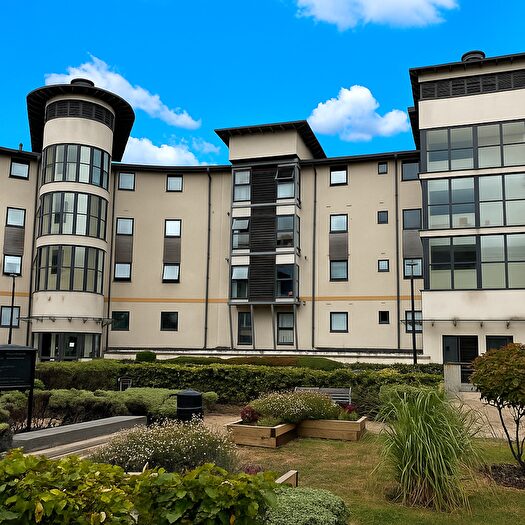 1 Bedroom Flat For Sale In Mistletoe Court, Seacole Crescent, Old Town, SN1