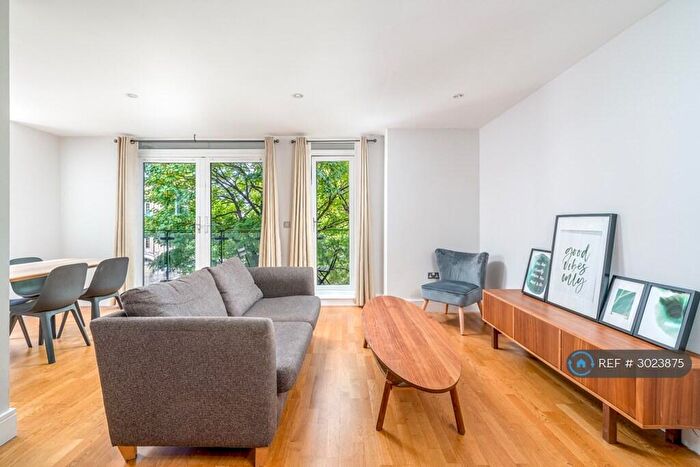 2 Bedroom Flat To Rent In Park Heights Court, London, E14