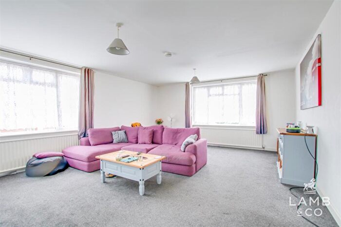 3 Bedroom Flat For Sale In St. Johns Road, Clacton-On-Sea, CO16