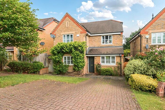 4 Bedroom Detached House To Rent In Lautree Gardens Maidenhead, SL6