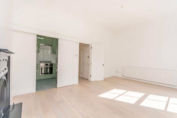 2 Bedroom Flat To Rent In Belgrave Gardens, St John's Wood, London, NW8