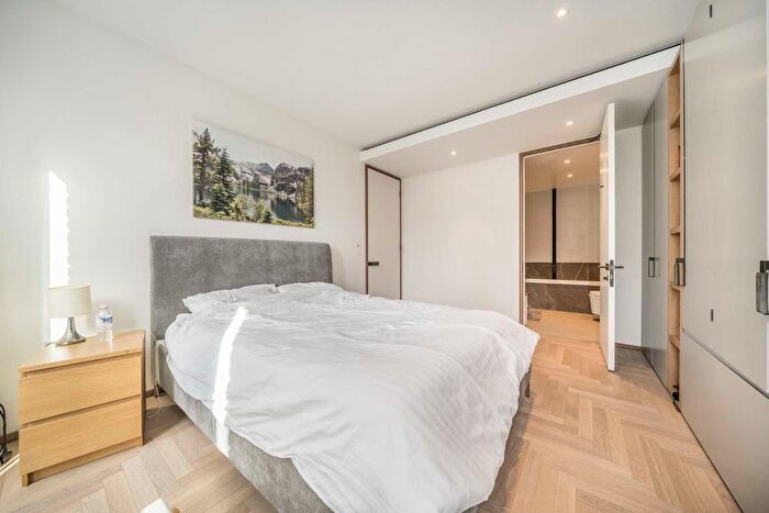 3 Bedroom Flat To Rent In Lewis Cubitt Walk, London, N1C