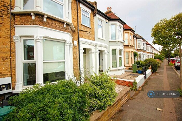 1 Bedroom Flat To Rent In Chaucer Road, London, E11