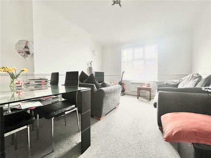 2 Bedroom Flat To Rent In Birkenhead Avenue, Kingston Upon Thames, KT2