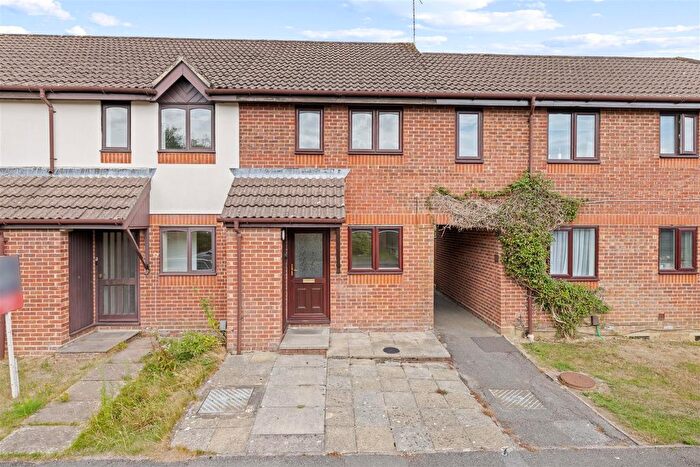 2 Bedroom Terraced House To Rent In Balmoral Way, Petersfield, GU32
