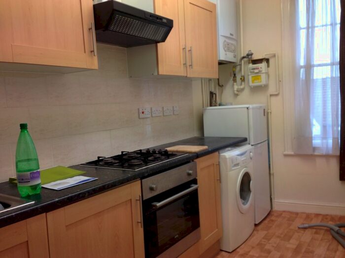 1 Bedroom Flat To Rent In Crescent Road, London, N22