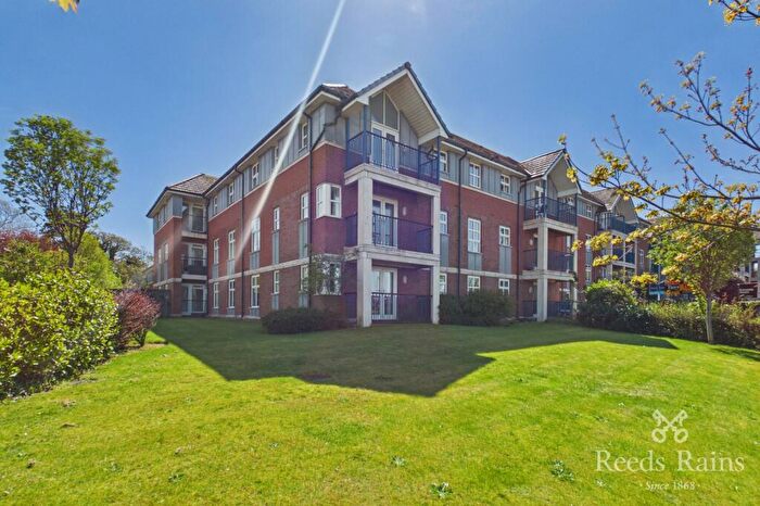 1 Bedroom Apartment For Sale In Newton Drive, Blackpool, Lancashire, FY3