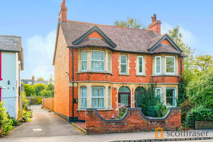 5 Bedroom Semi-Detached House To Rent In Abingdon Road, New Hinksey, OX1